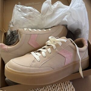 Dr. Scholl's Beige and Pink Platform Lace-Up Sneakers